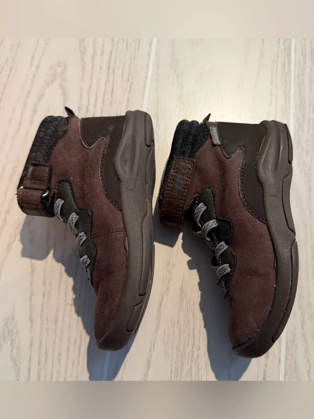 OshKosh B’gosh EverPlay Toddler Boys Brown Mid Top Boots Hook & Loop Size 10M